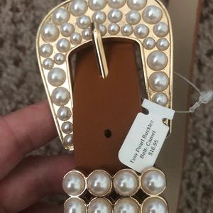 Belt with pearls